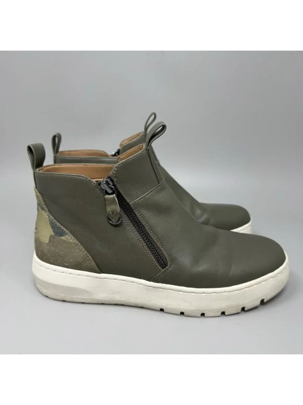 Vionic Brinkely Boots Womens Sz 7.5 Olive Green Leather Camo Slip-On Side Zip